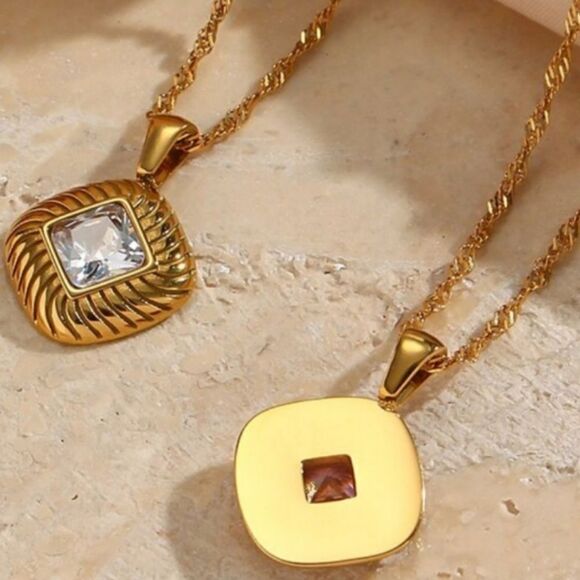 Zircon Vintage Diamond Textured Pendant Necklace 18K Gold Plated Stainless Steel - Picture 7 of 8